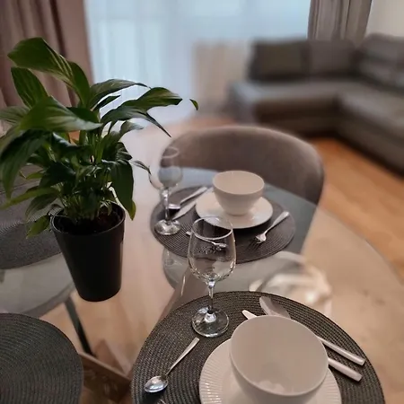 8 Pietro Self Check-in, Parking Apartment *