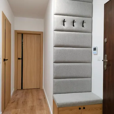 8 Pietro Self Check-in, Parking * Rzeszów