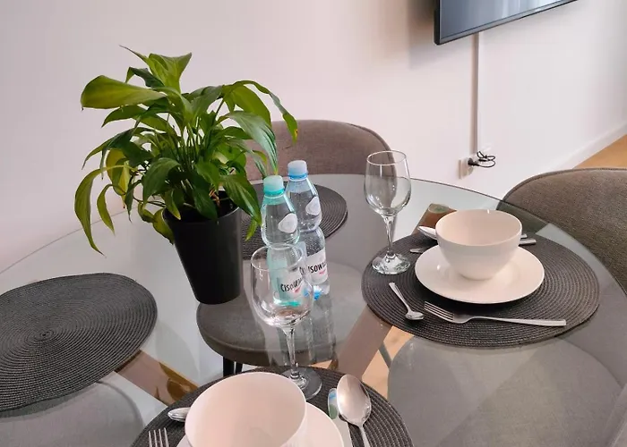 8 Pietro Self Check-in, Parking *